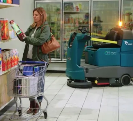 Tennant T7 AMR – zautomatyzowana maszyna do szorowania podłóg (zdjęcie 6)